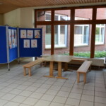 Sitzecke in der Pausenhalle
